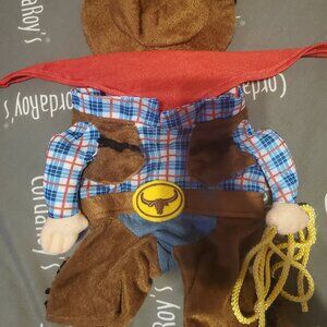 4 Halloween costumes Medium